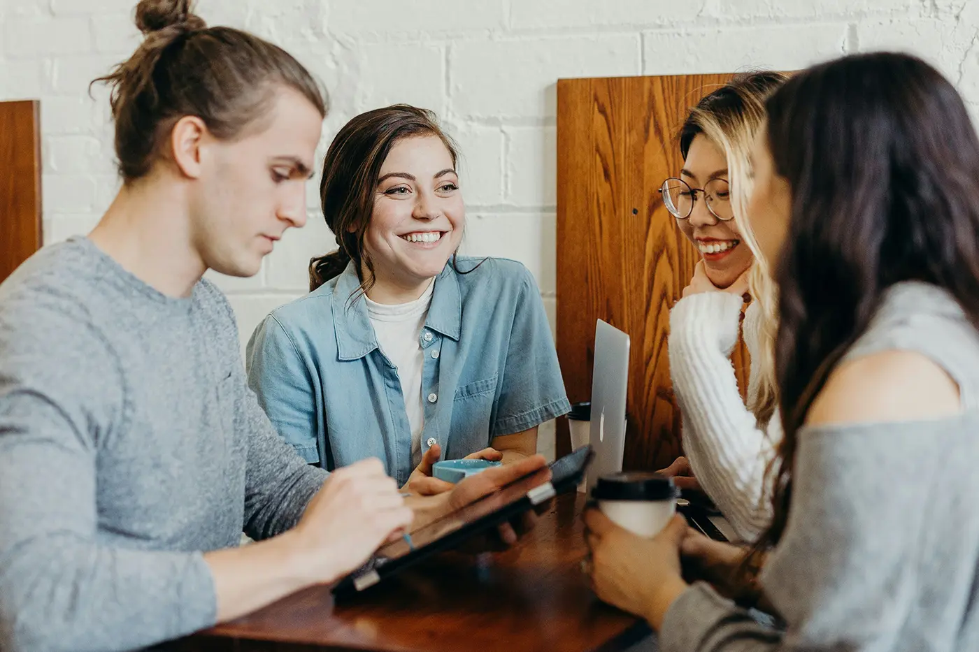 A group of collegues at a coffee shop
